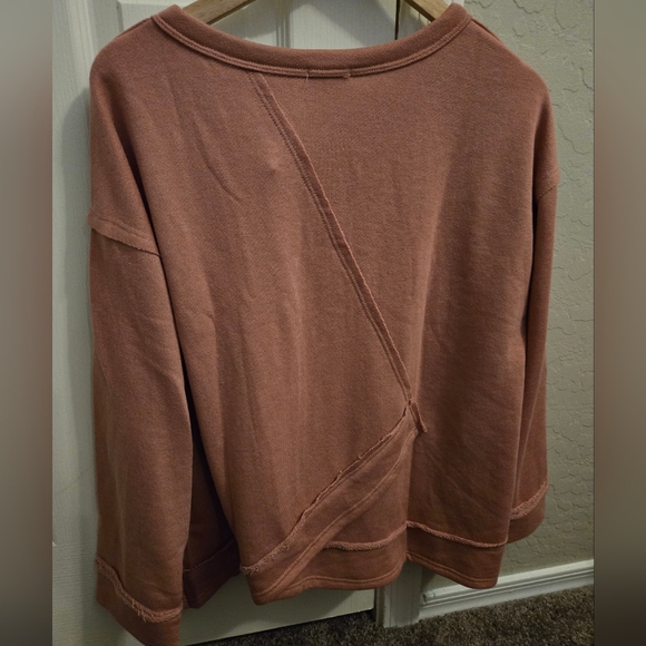 Button pull over - Picture 3 of 4